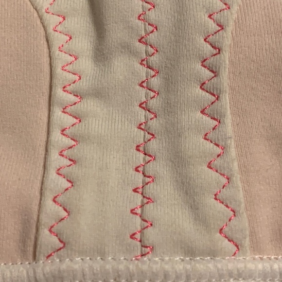 Lululemon Sports Bra 4. (B-003) - Picture 5 of 6